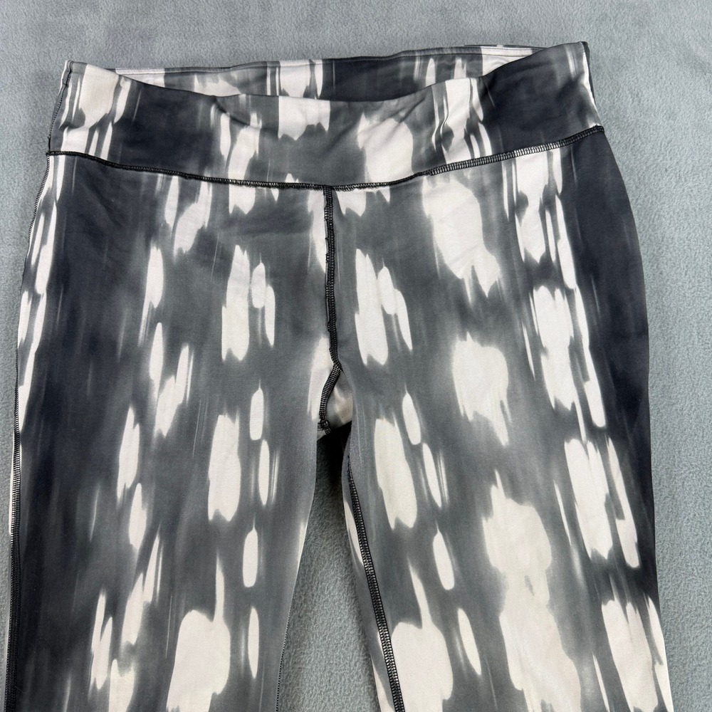 Under Armour Womens HeatGear Cropped Leggings Black White Abstract Print XL - Picture 4 of 8
